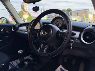 /photos/12163/8e068b53-43aa-4214-89f1-6e9bc0823d48_i320x240.jpg